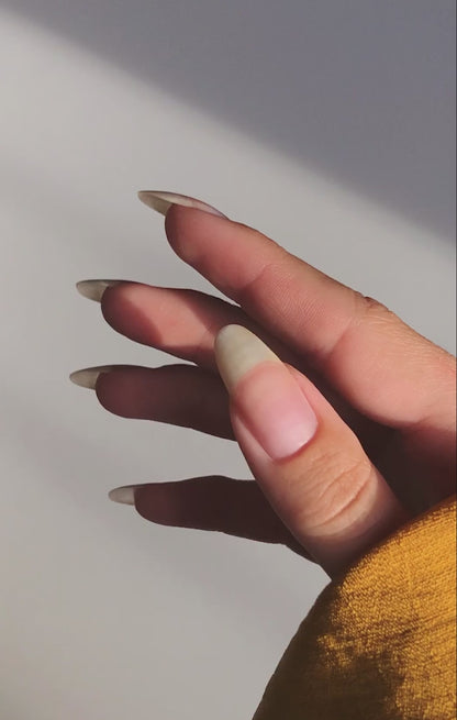 nail polish La Première Base Coat