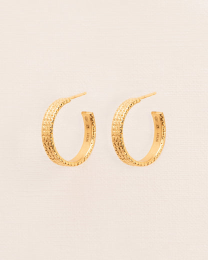 Wouters & Hendrix - earring Hoops with Chain Texture gold plated | La Danse Serpentine