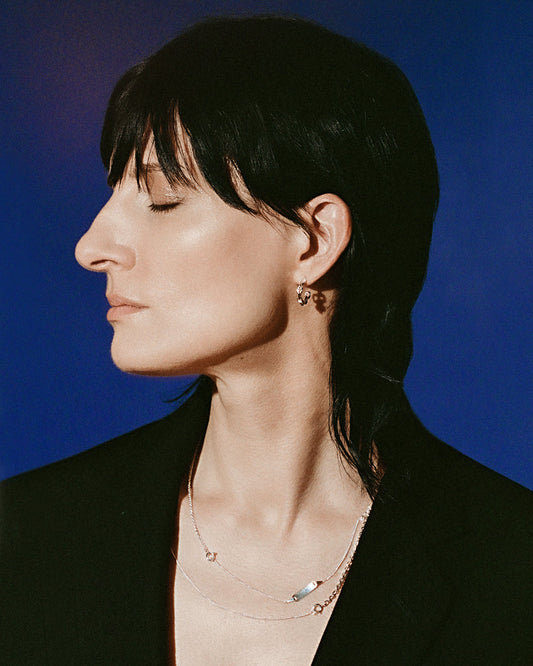 Open chain hoops in silver