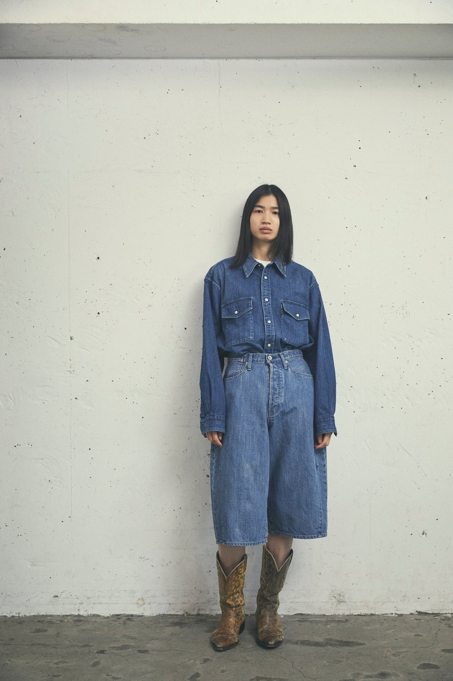 WIDE SPREAD CROPPED SHORTS faded indigo