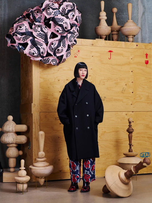 Floating Coat Black