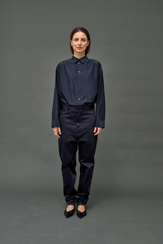 shirt Stay over navy cotton silk