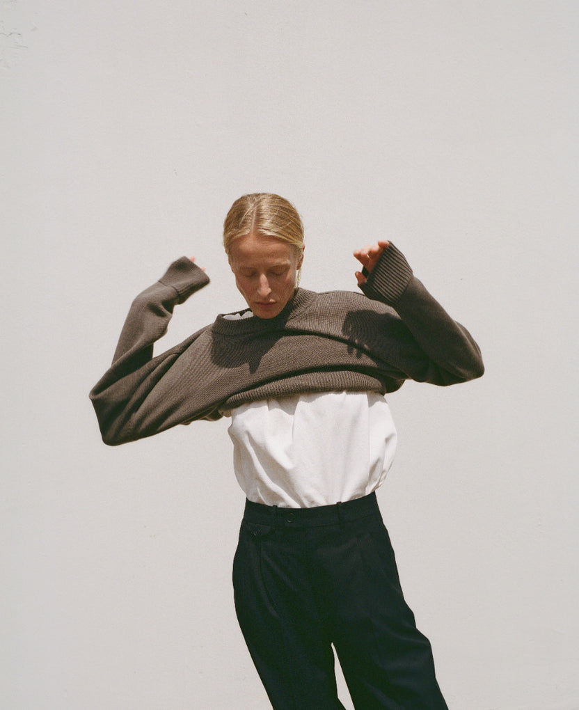 CREW NECK SWEATER TAUPE