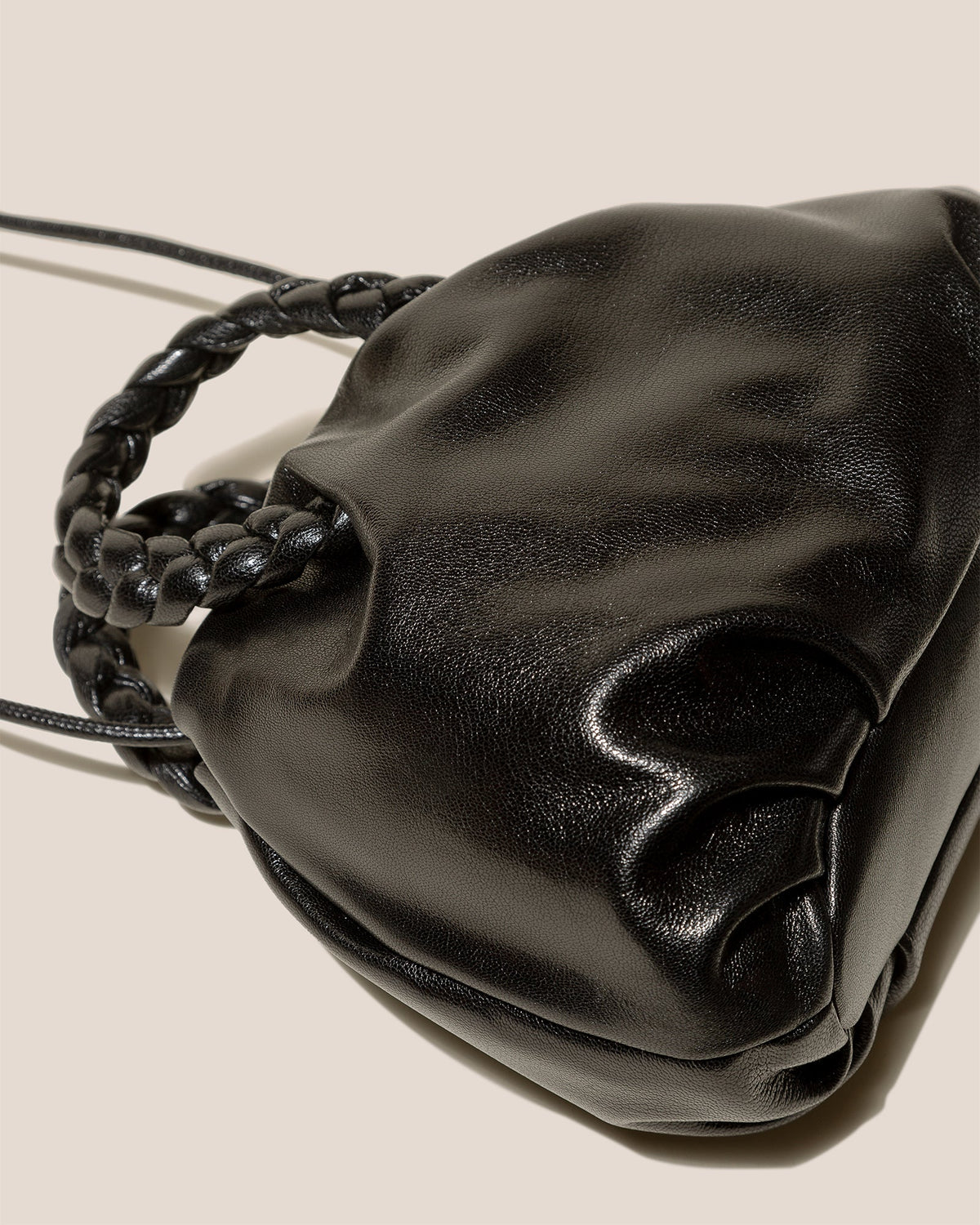 Bombon M Supple Shiny Black