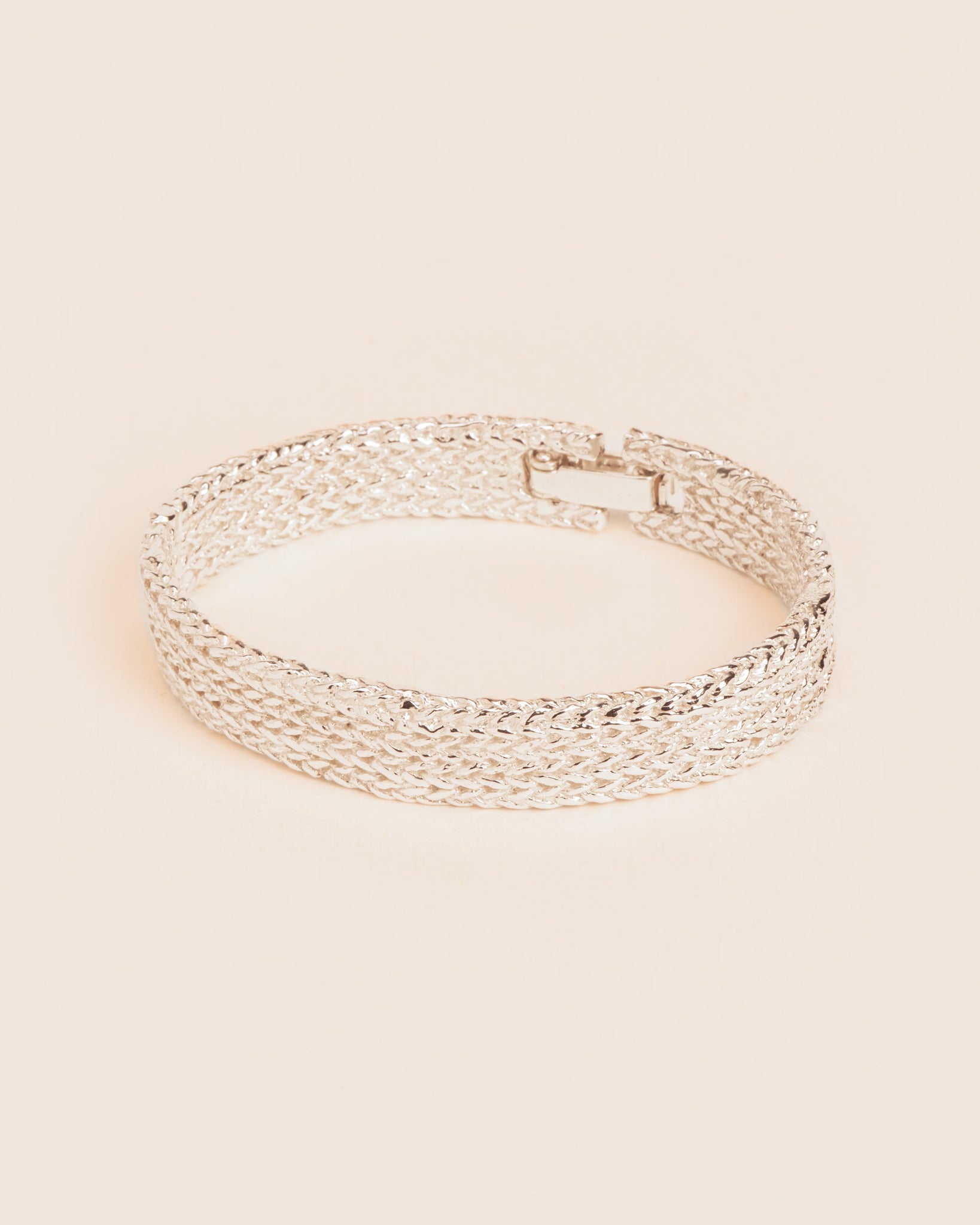 Bracelet with knit texture in silver