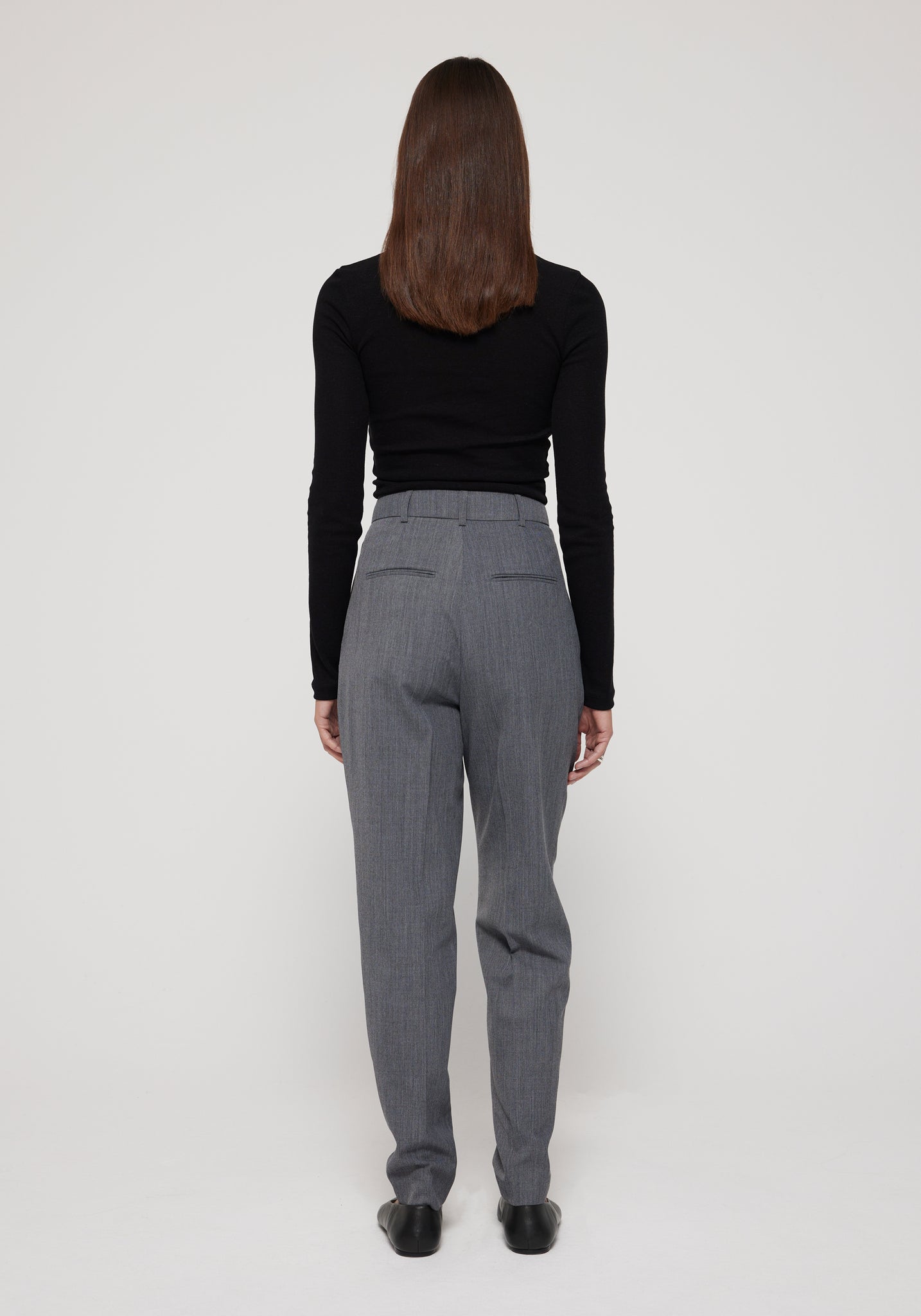 Róhe Carrot fit single pleat trousers grey melange back
