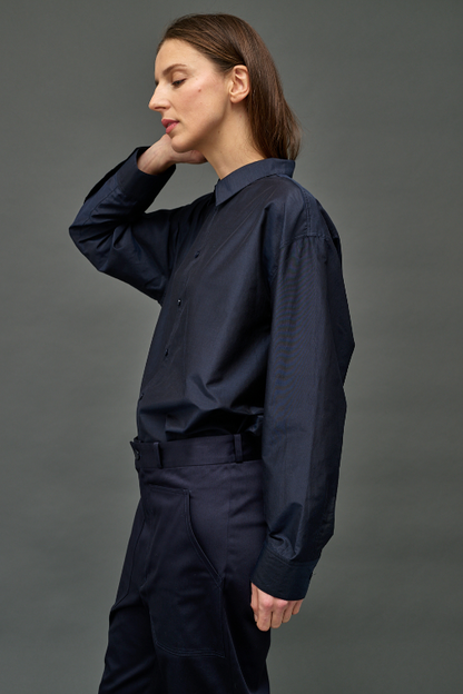 shirt Stay over navy cotton silk