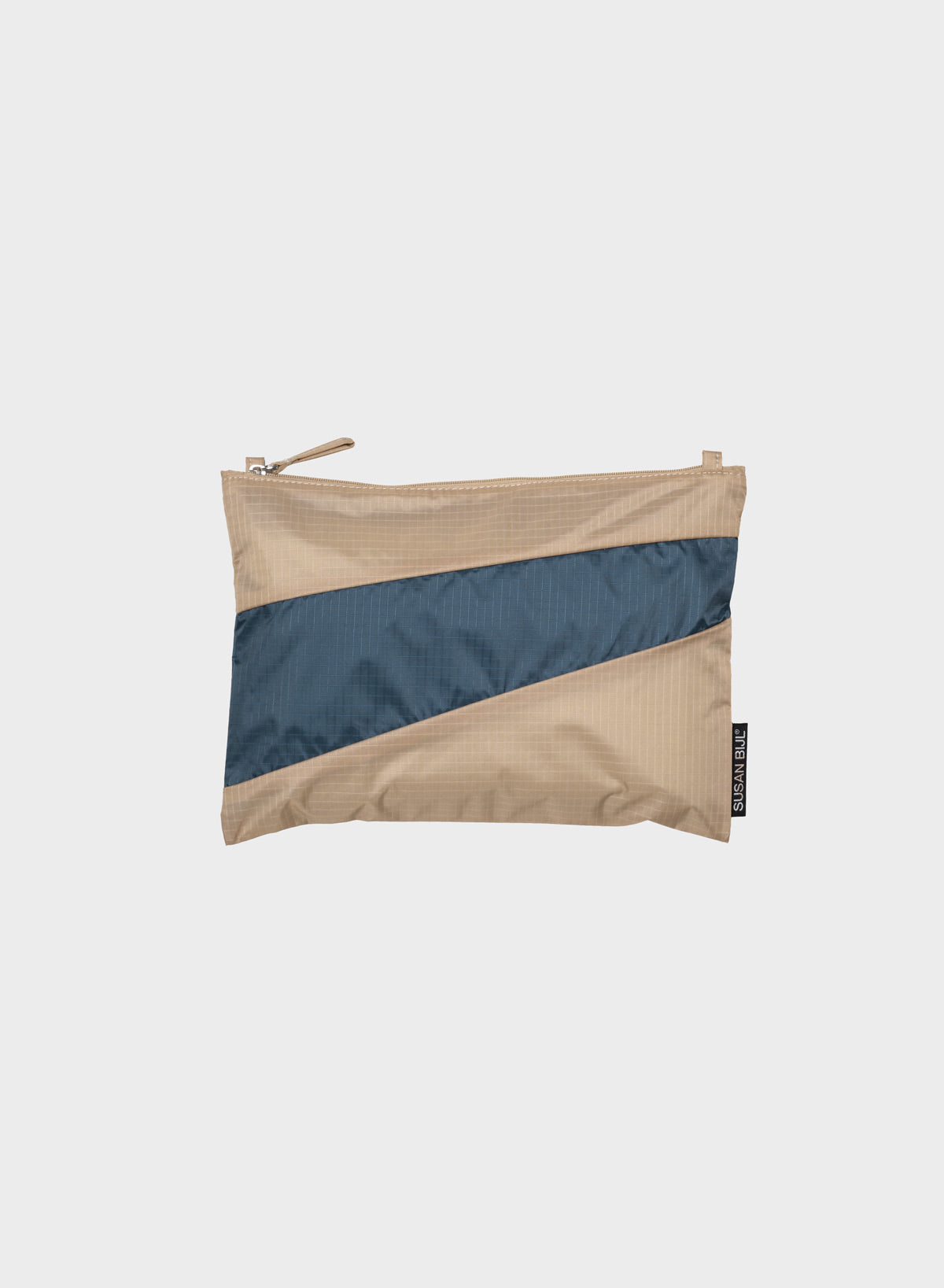 The New Pouch Medium