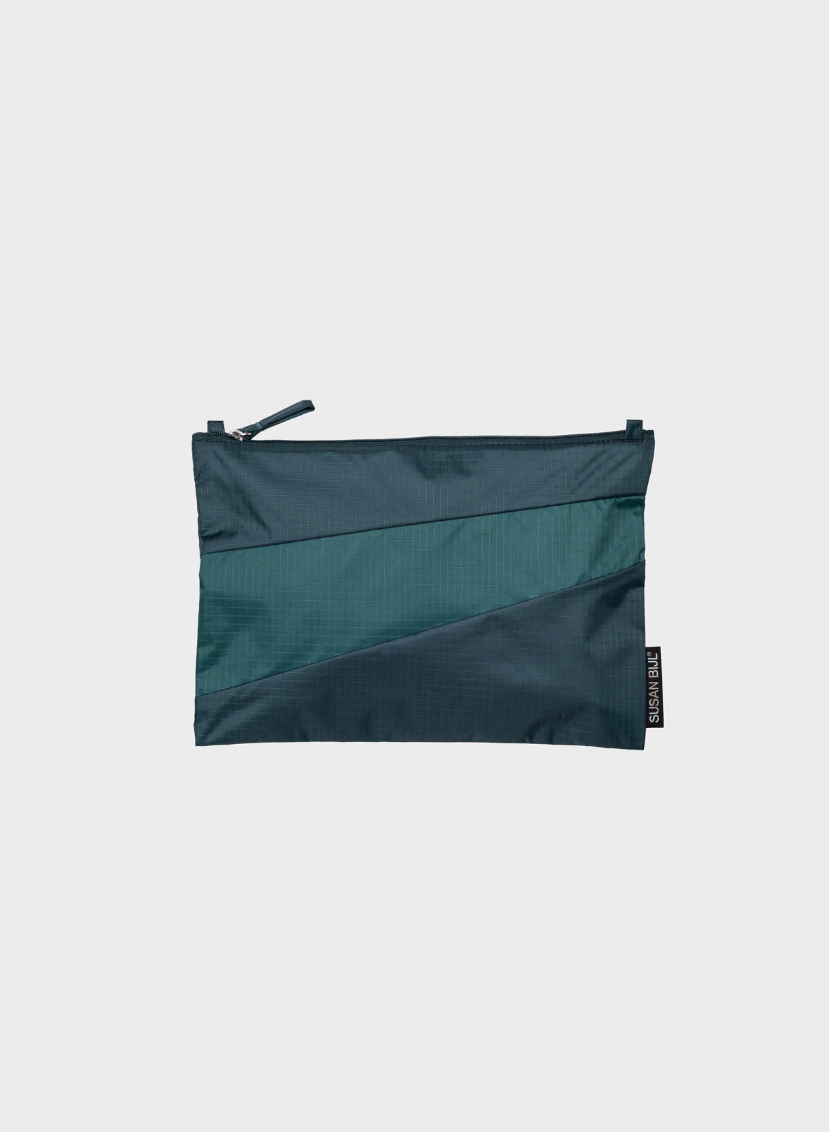 The New Pouch Medium