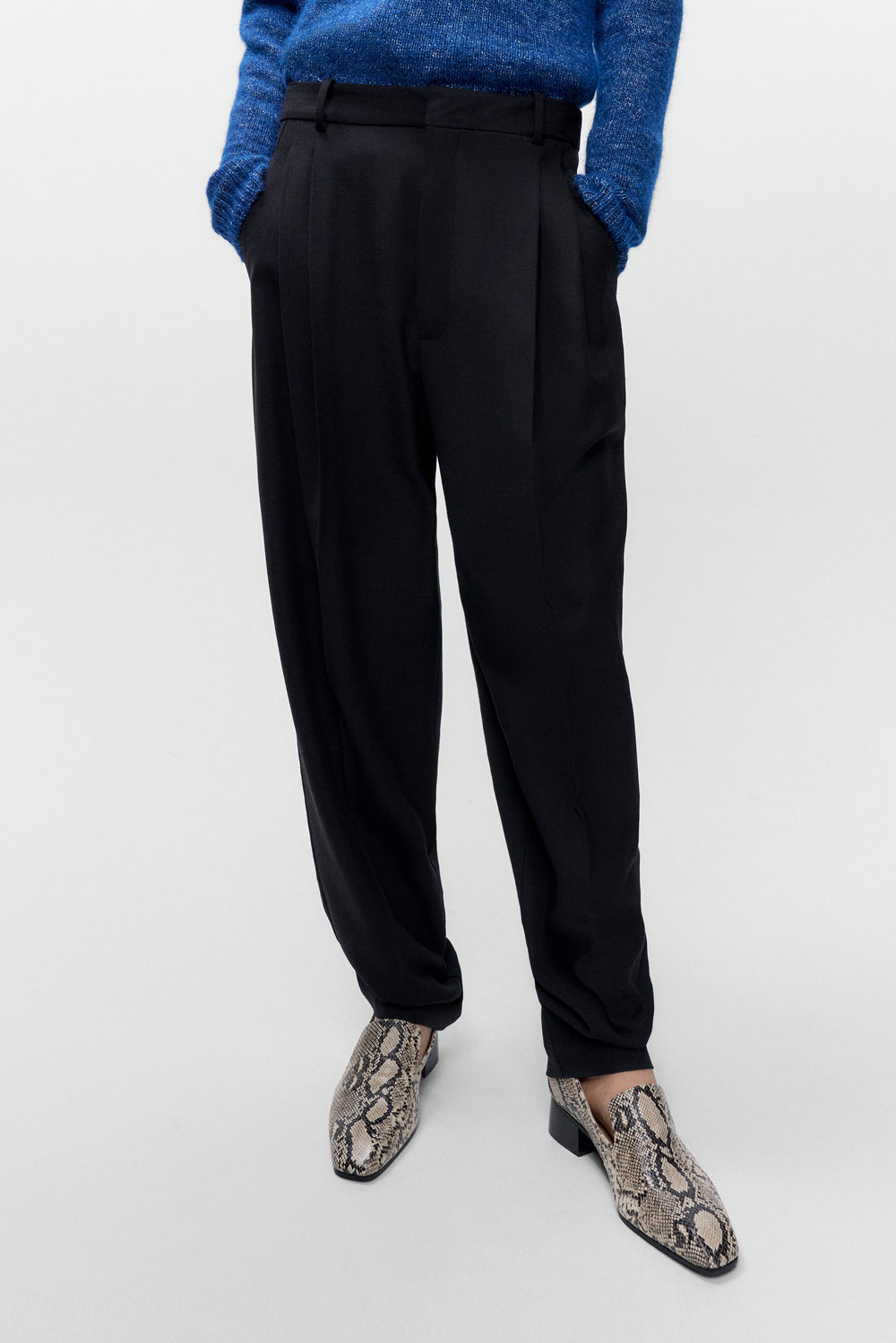 CARROT PANTS Black