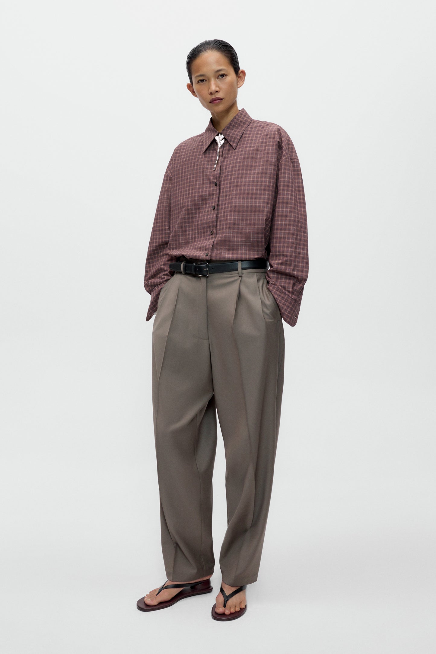 VIRGIN WOOL MASCULINE BARREL PANTS Taupe