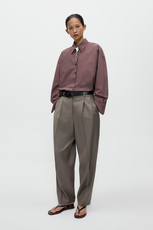 VIRGIN WOOL MASCULINE BARREL PANTS Taupe