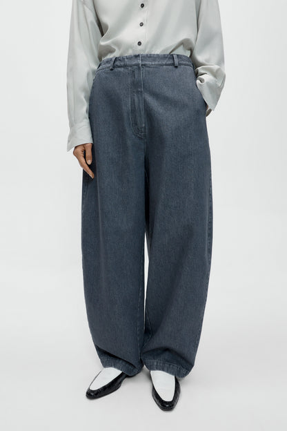 WASHED DENIM CURVED PANTS Grey