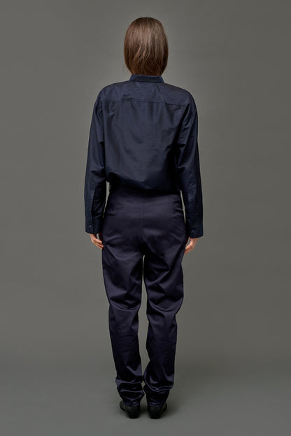 shirt Stay over navy cotton silk