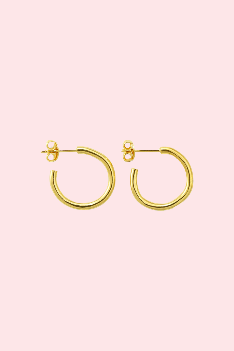 Martine Viergever earrings Trochus small goldplated silver
